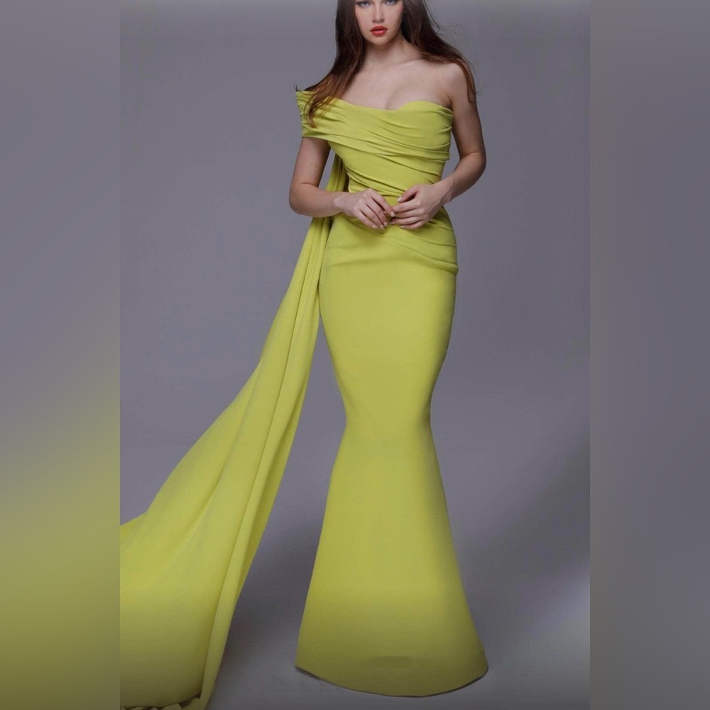 Fouad Sarkis 2718 Elegant Yellow Evening Gown size 46